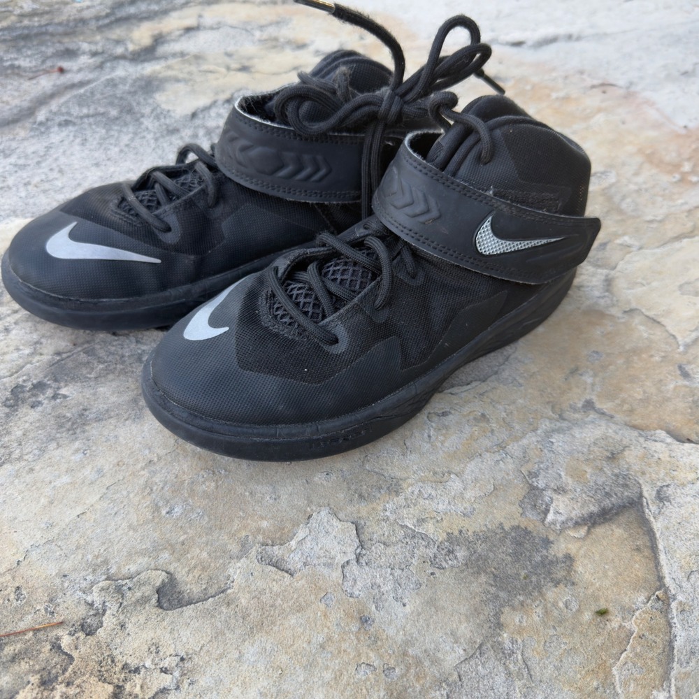 Nike LeBron Soldier 8 Basketball Sneaker Kids 3Y Black Silver 653646-004